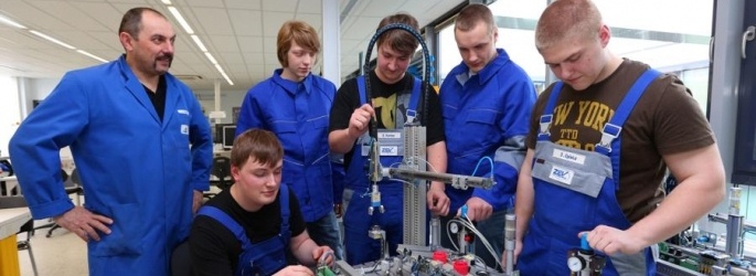 Die bildungszentrum energie GmbH bildet junge Fachkräfte aus
