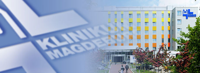 Außenansicht und Logo des Klinikum Magdeburg