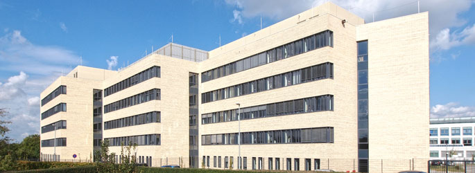 Blick auf das Gebäude des Leibniz-Instituts für Neurobiologie 
