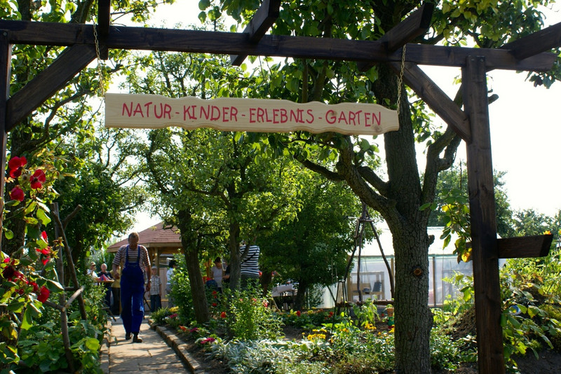 Eingangsschild des Erlebnisgartens